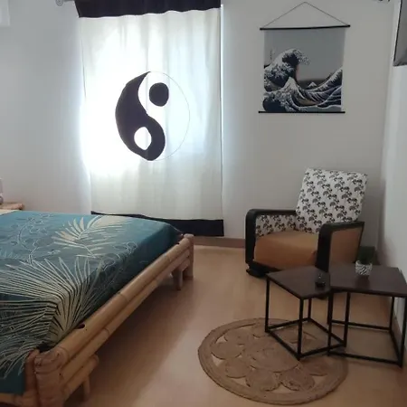 Dans Maison Entre Et Riviere
