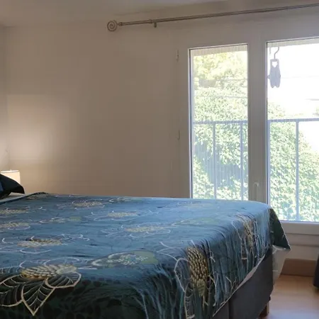 Dans Maison Entre Et Riviere