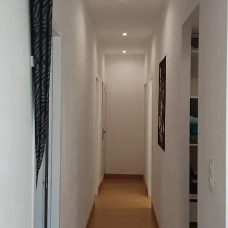 Dans Maison Entre Et Riviere